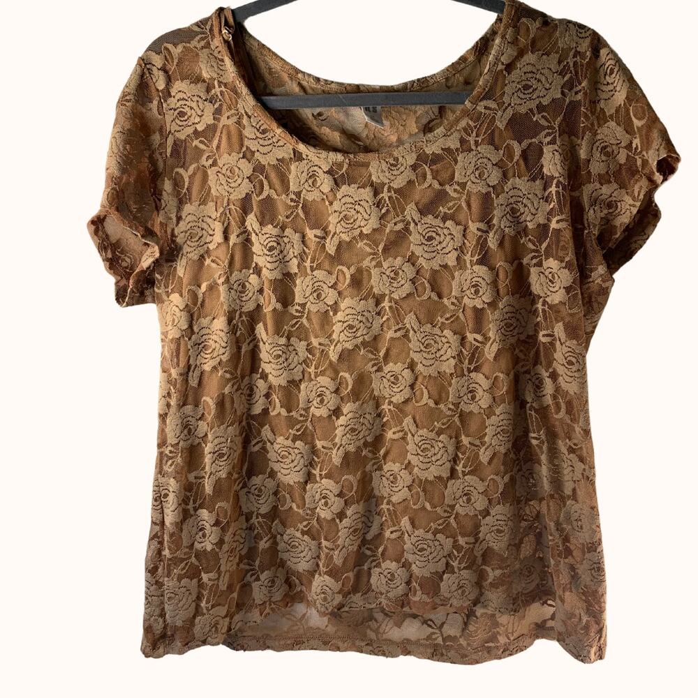 ⚡️5 for $25⚡️ 90s It's Plus Size 1X Gold/Beige Lace Shirt with Tank